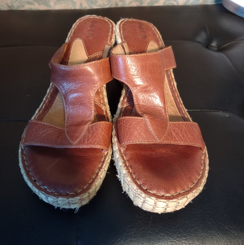 Born Women's Wedge - Picture 2 of 9